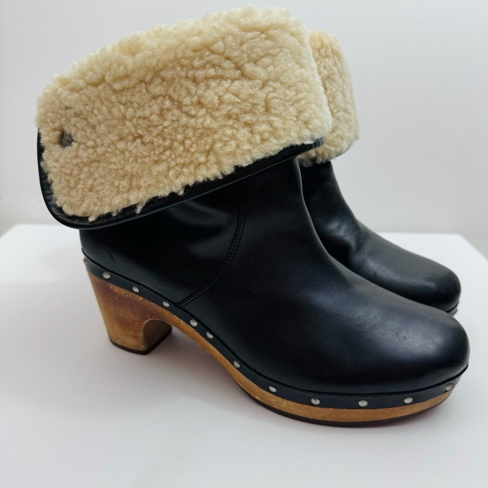 Ugg Lynnea Clog Boots Black Leather Sheepskin Size 8
